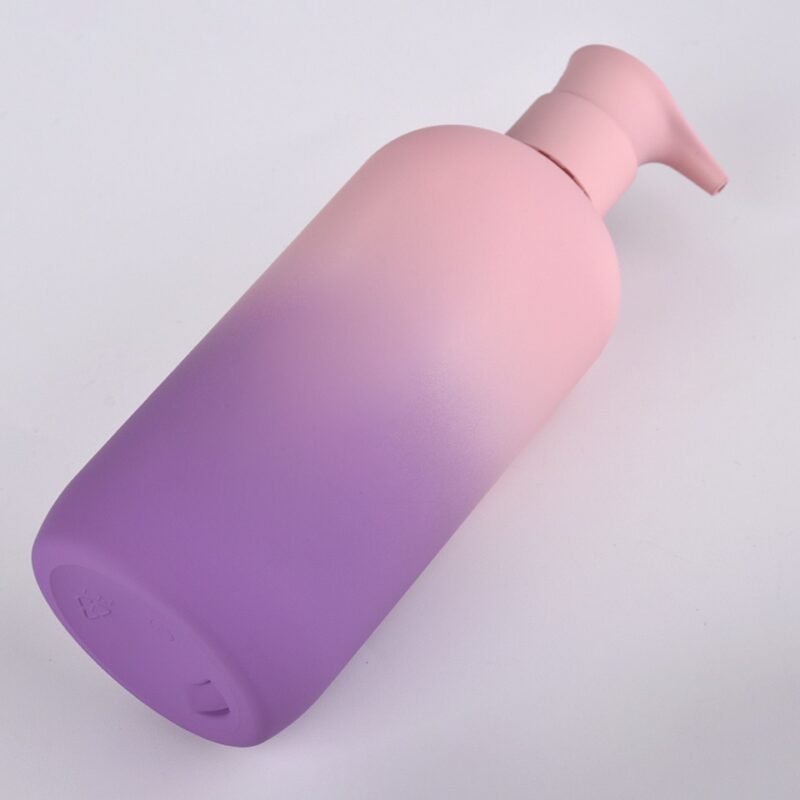 Gradient shampoo bottle - Image 4