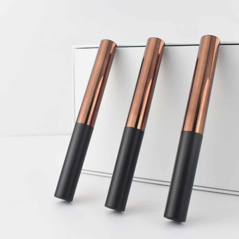 empry mascara tube with very fine eyelash brush - Image 4